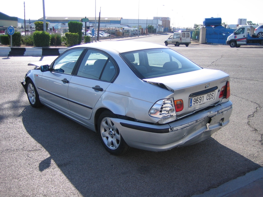 VISTA TRASERA IZQUIERDA BMW 320 D 2.0 150CV