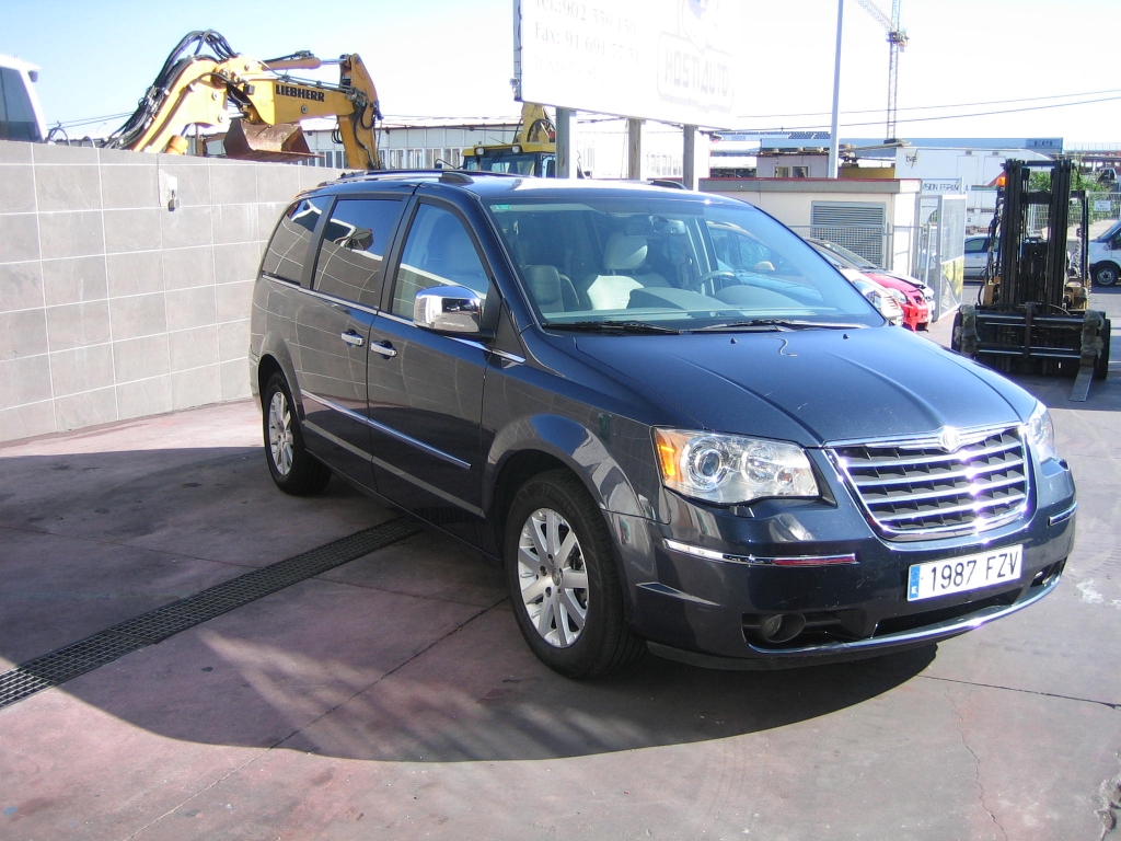 VISTA DELANTERA DERECHA CRYSLER GRAND VOYAGER LIMITED 2.8 CRD 163CV 7 PLAZAS