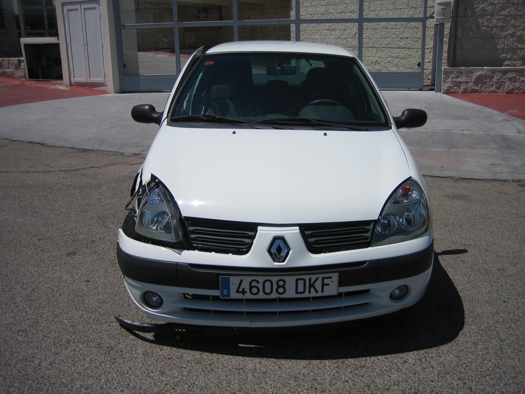 VISTA DELANTERA RENAULT CLIO 1.5 DCI 65CV