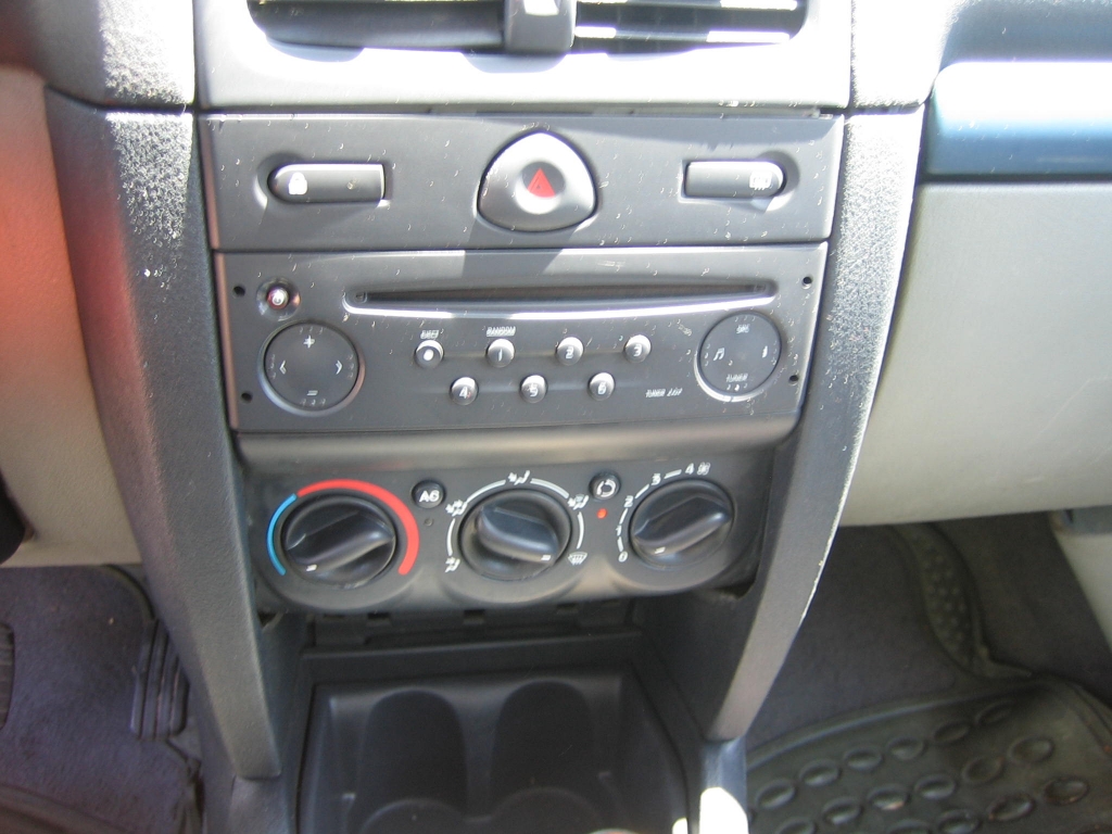 VISTA CD Y A/C RENAULT CLIO 1.5 DCI 65CV