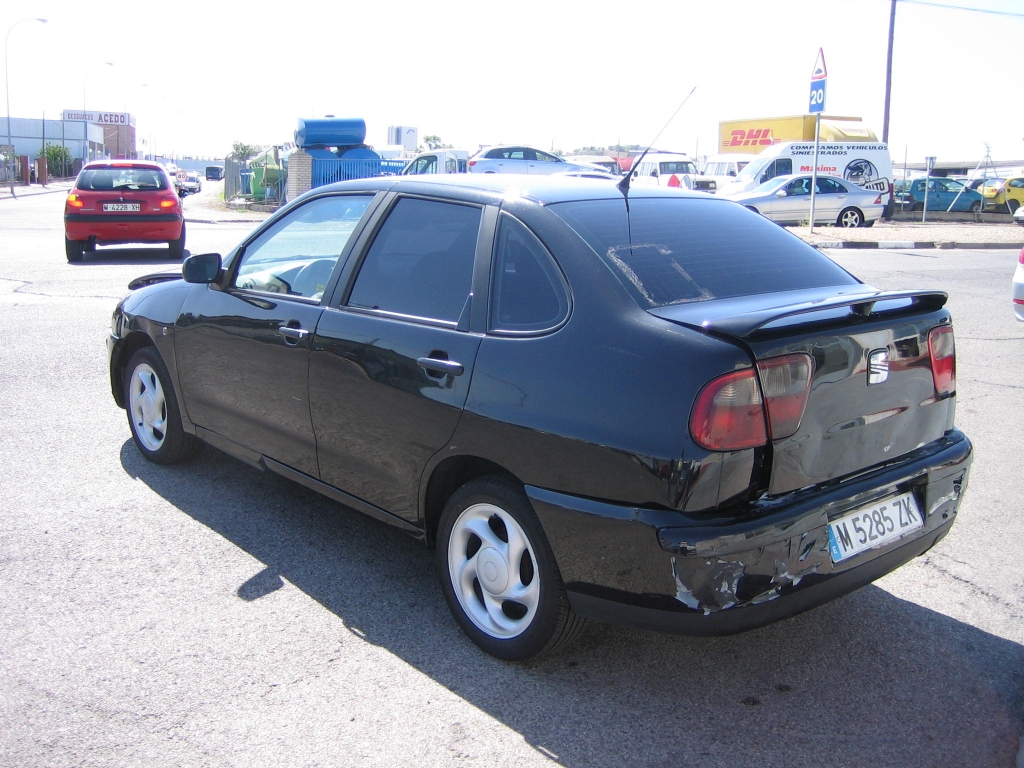 VISTA TRASERA IZQUIERDA SEAT CORDOBA 1.9 SDI 65CV