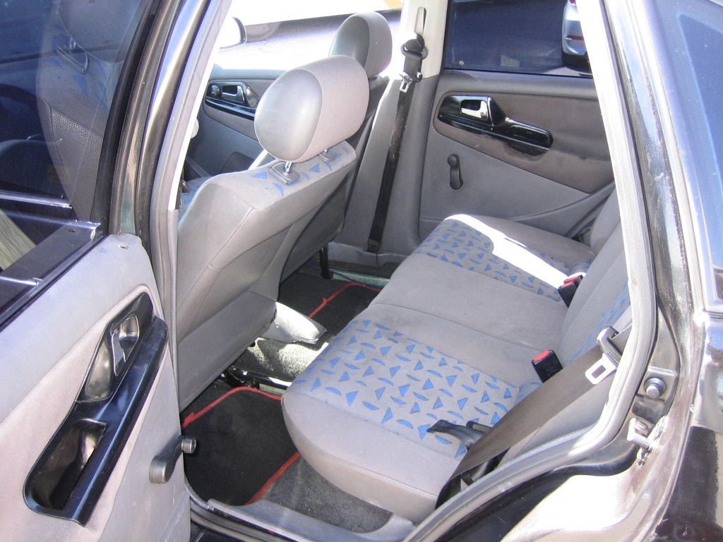 VISTA INTERIOR TRASERO SEAT CORDOBA 1.9 SDI 65CV