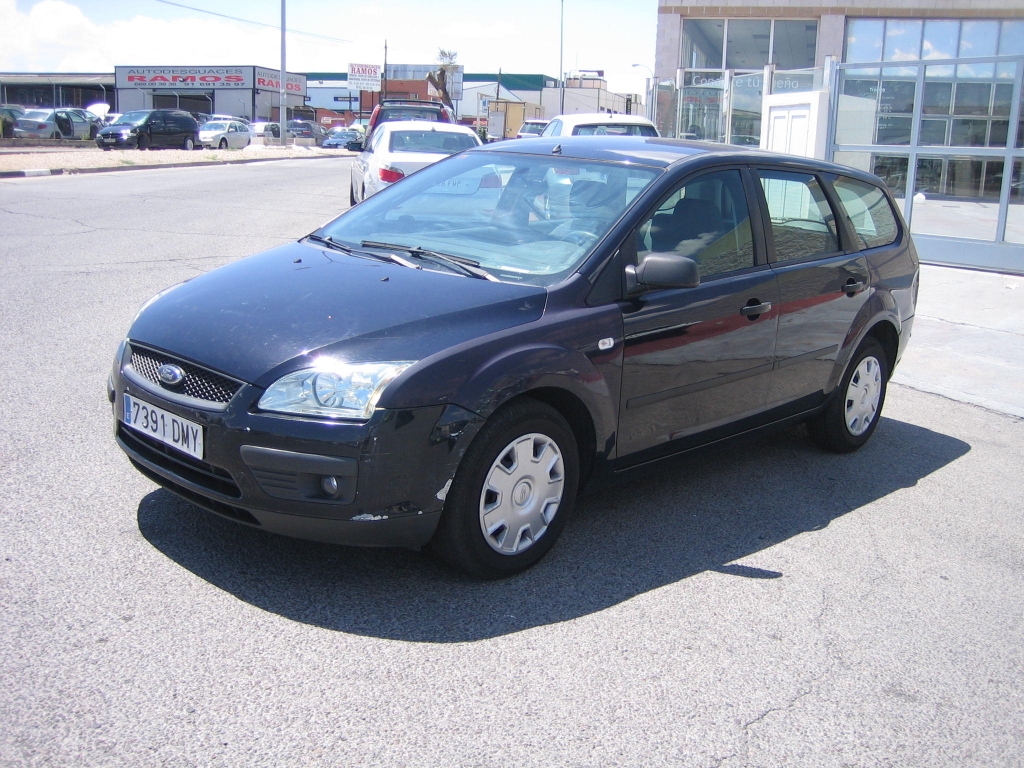 VISTA DELANTERA IZQUIERDA FORD FOCUS 1.6 TDCI 110CV FAMILIAR