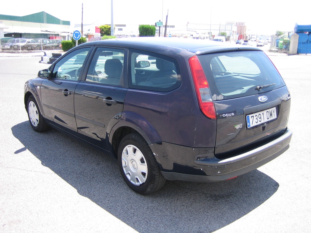 VISTA TRASERA IZQUIERDA FORD FOCUS 1.6 TDCI 110CV FAMILIAR