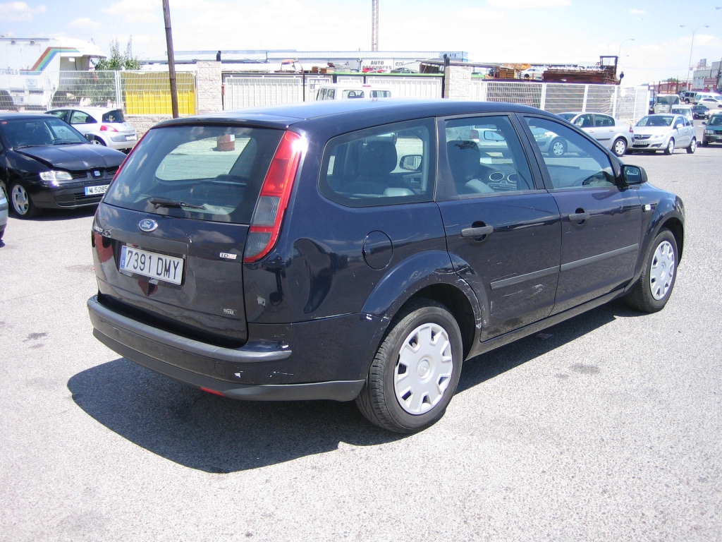 VISTA TRASERA DERECHA FORD FOCUS 1.6 TDCI 110CV FAMILIAR