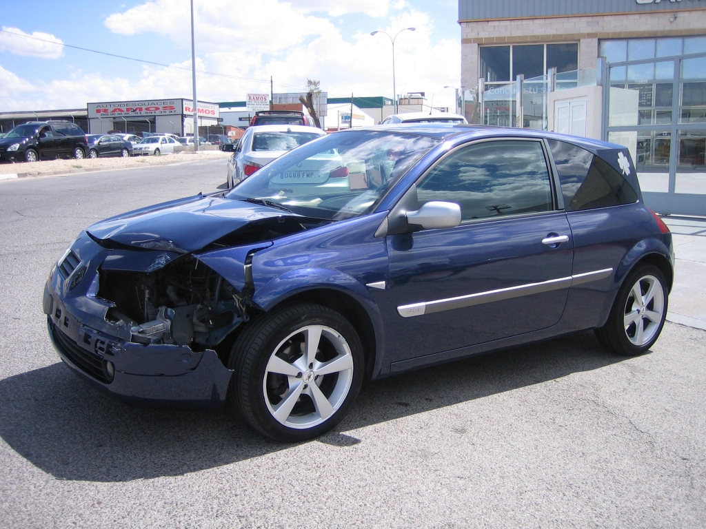 VISTA DELANTERA IZQUIERDA RENAULT MEGANE 1.5 DCI 80CV