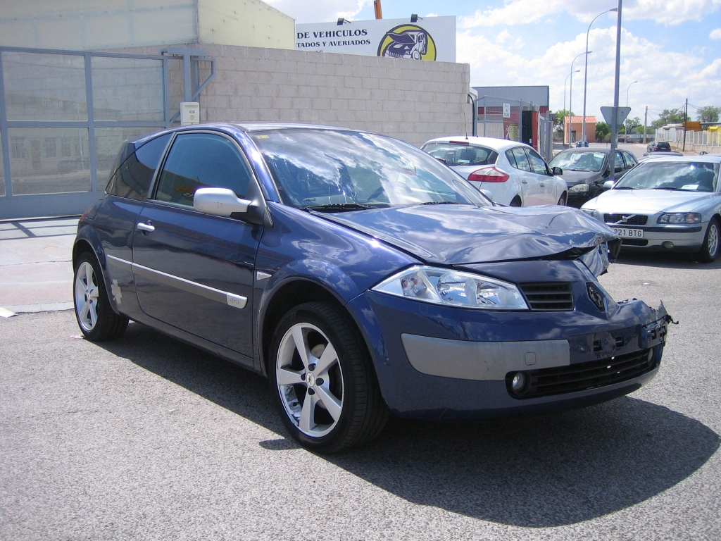 VISTA DELANTERA DERECHA RENAULT MEGANE 1.5 DCI 80CV
