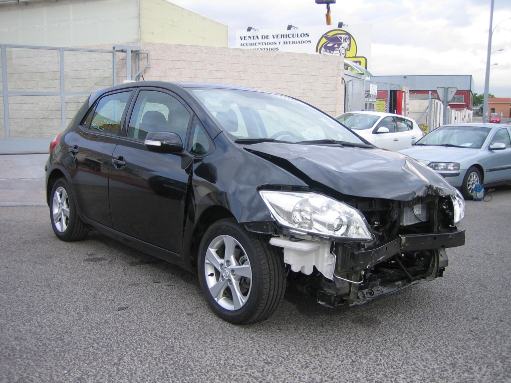 VISTA DELANTERA DERECHA TOYOTA AURIS 1.4 D4D 90CV