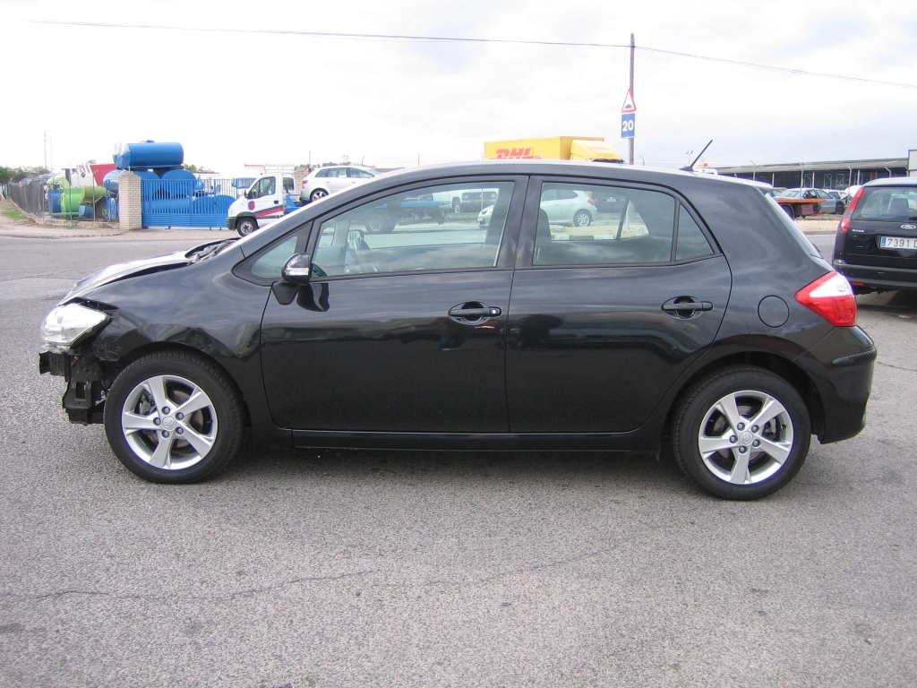 VISTA LATERAL IZQUIERDO TOYOTA AURIS 1.4 D4D 90CV