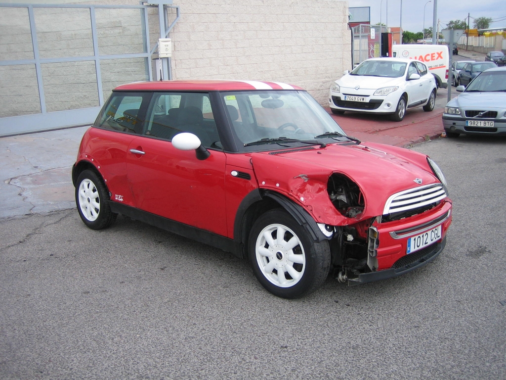 VISTA DELANTERA DERECHA MINI ONE 1.6 I 90CV