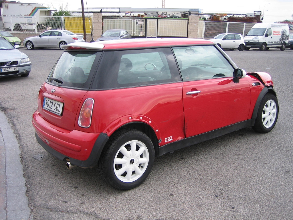 VISTA TRASERA DERECHA MINI ONE 1.6 I 90CV