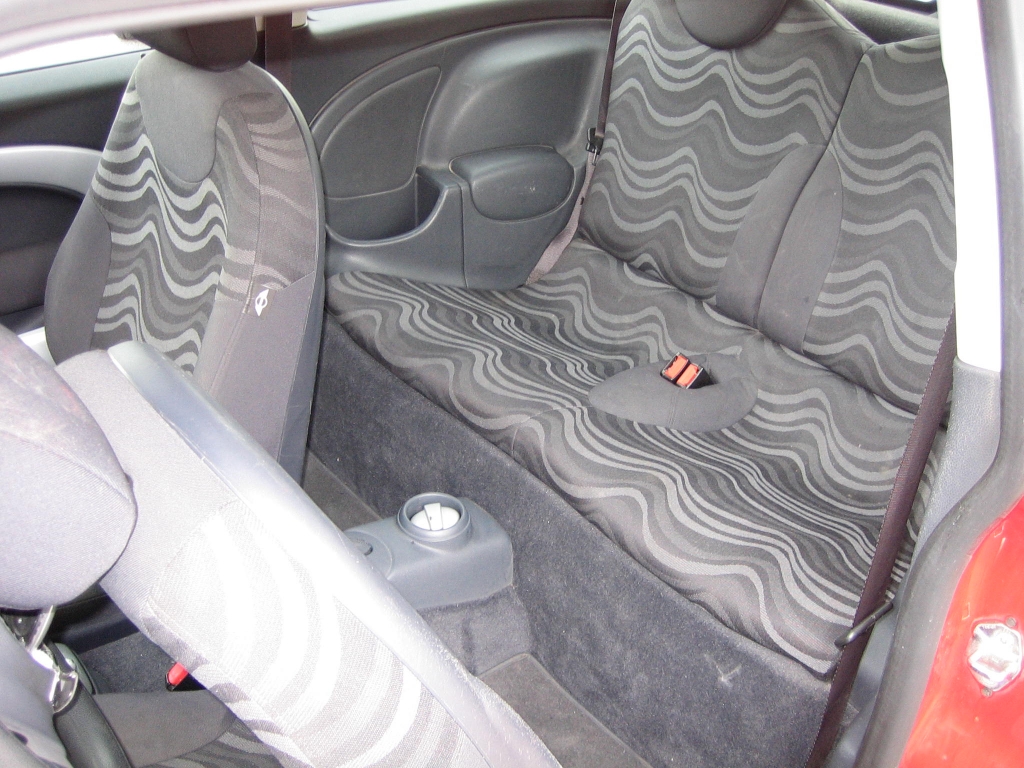 VISTA INTERIOR TRASERO MINI ONE 1.6 I 90CV