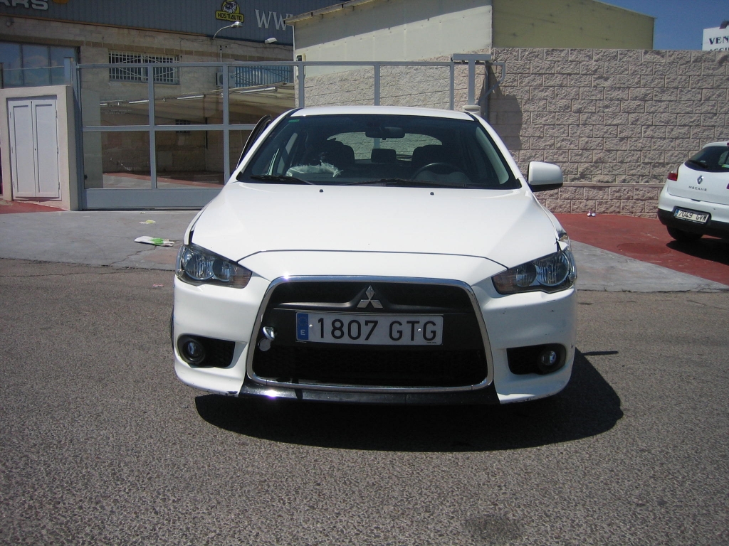 VISTA DELANTERA MITSUBISHI LANCER 1.8 DI-D 143CV