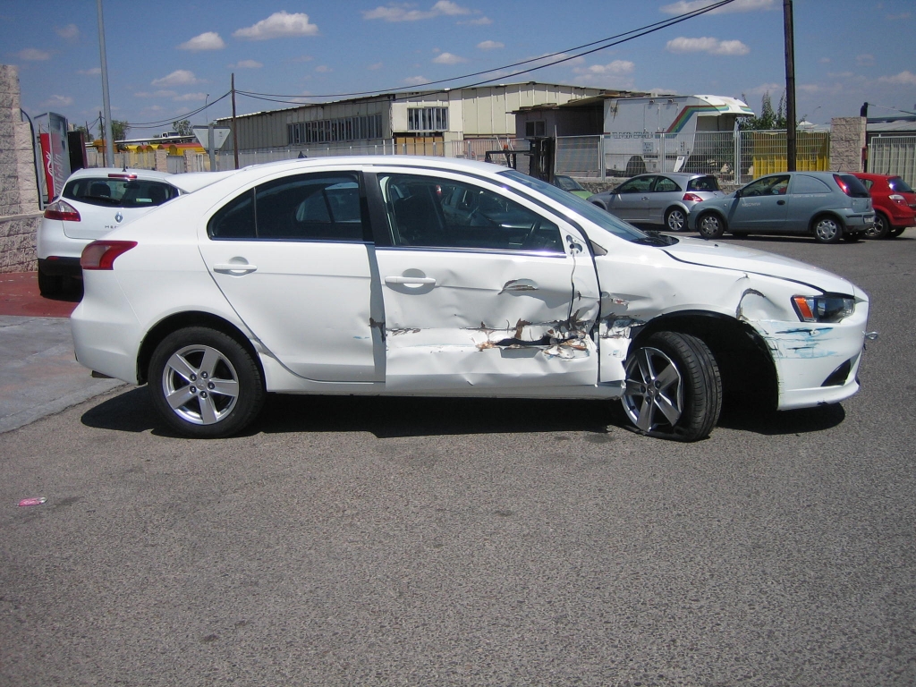 VISTA LATERAL DERECHO MITSUBISHI LANCER 1.8 DI-D 143CV