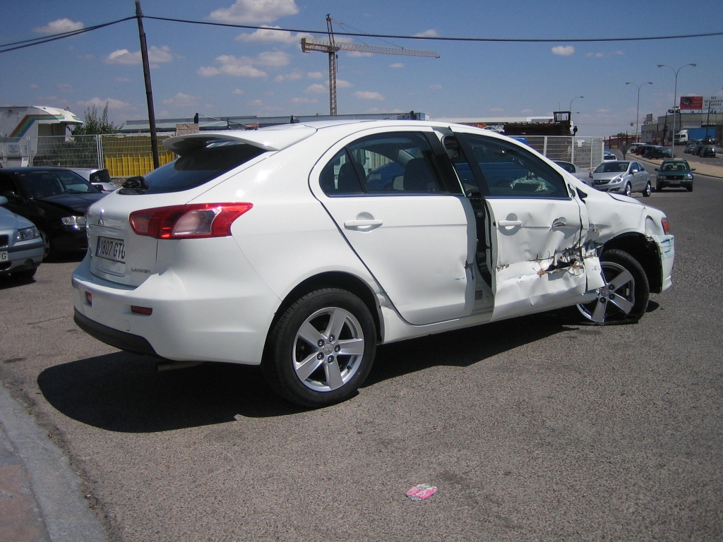 VISTA TRASERA DERECHA MITSUBISHI LANCER 1.8 DI-D 143CV