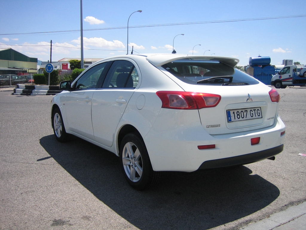 VISTA TRASERA IZQUIERDA MITSUBISHI LANCER 1.8 DI-D 143CV