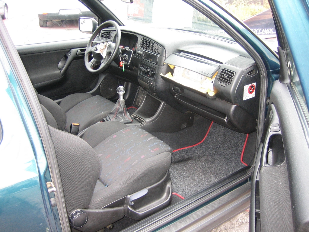 VISTA INTERIOR DERECHO VOLKSWAGEN GOLF III GTI 2.0 115CV