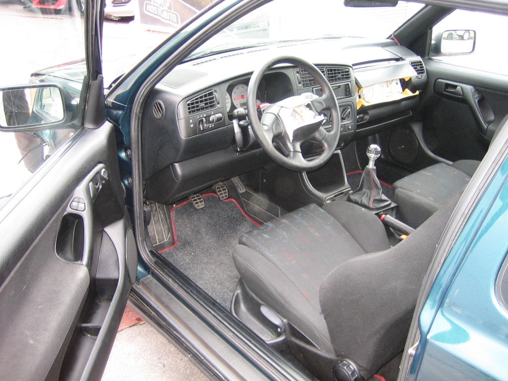 VISTA INTERIOR IZQUIERDO VOLKSWAGEN GOLF III GTI 2.0 115CV