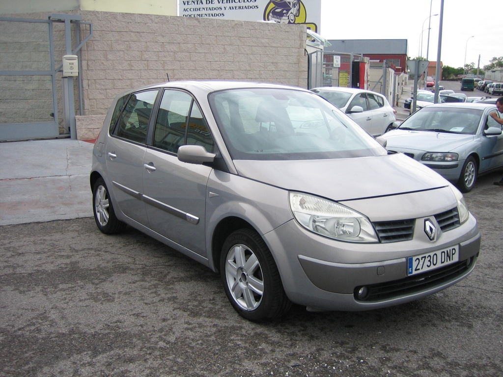 VISTA DELANTERA DERECHA RENAULT MEGANE SCENIC 1.5 DCI 100CV