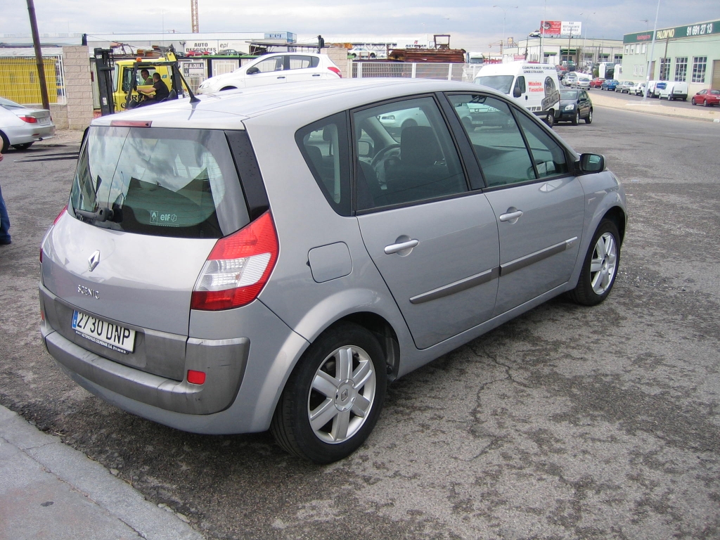 VISTA TRASERA DERECHA RENAULT MEGANE SCENIC 1.5 DCI 100CV
