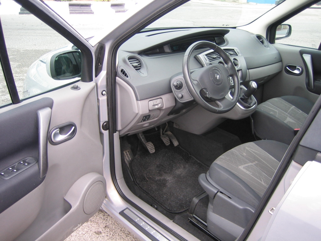 VISTA INTERIOR IZQUIERDO RENAULT MEGANE SCENIC 1.5 DCI 100CV