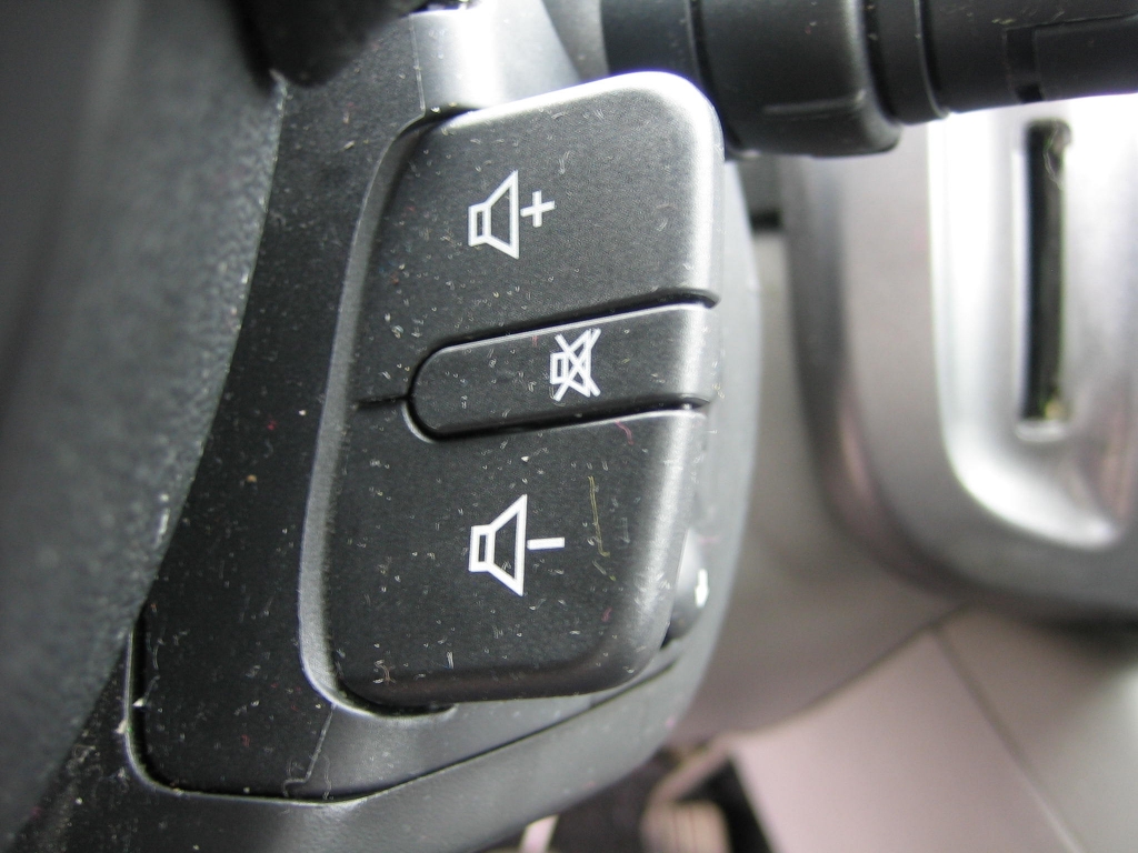 VISTA MANDOS AUDIO EN VOLANTE RENAULT MEGANE SCENIC 1.5 DCI 100CV