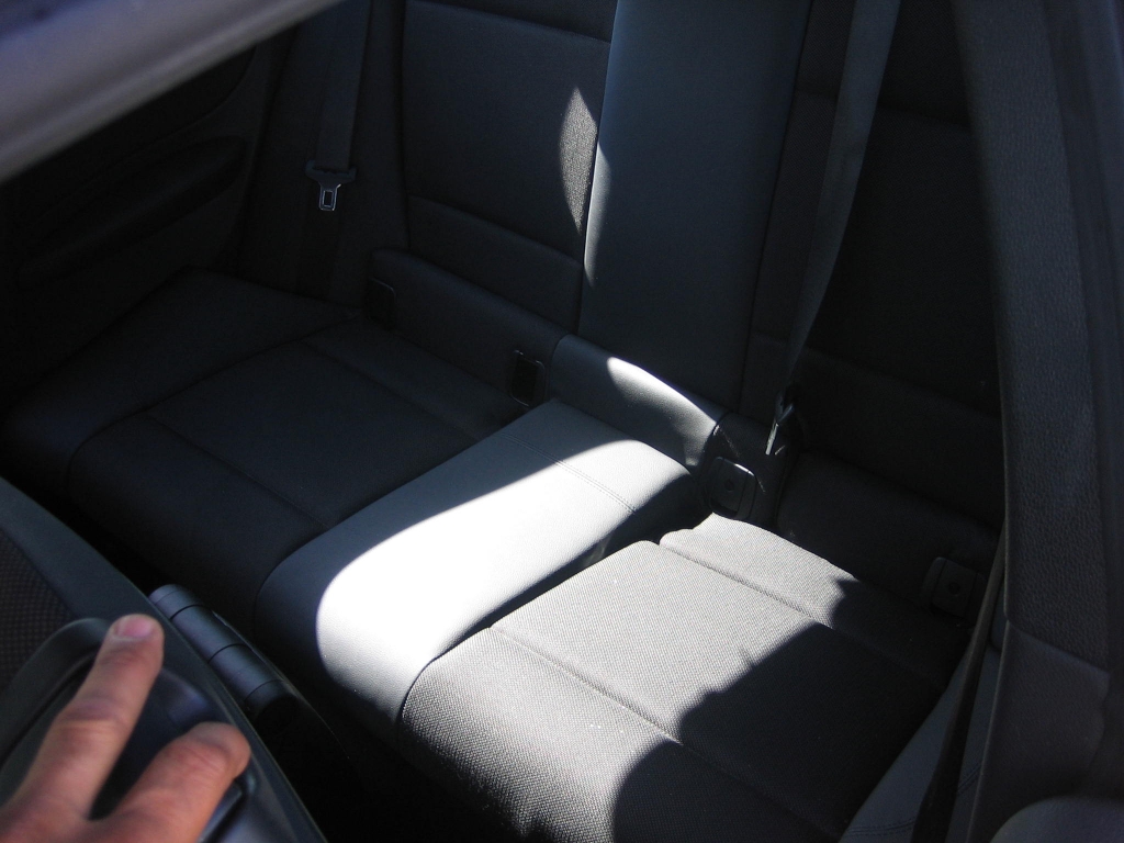 VISTA INTERIOR TRASERO BMW 118 D 2.0 142 CV PACK M