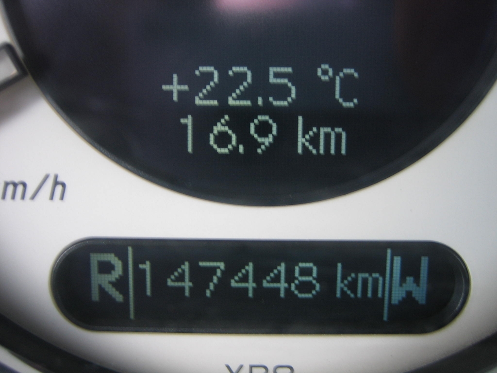 VISTA KM MERCEDES BENZ E-320 CDI 150CV AUTOMATICO