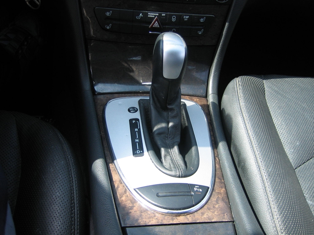 VISTA CAMBIO AUTOMATICO MERCEDES BENZ E-320 CDI 150CV AUTOMATICO