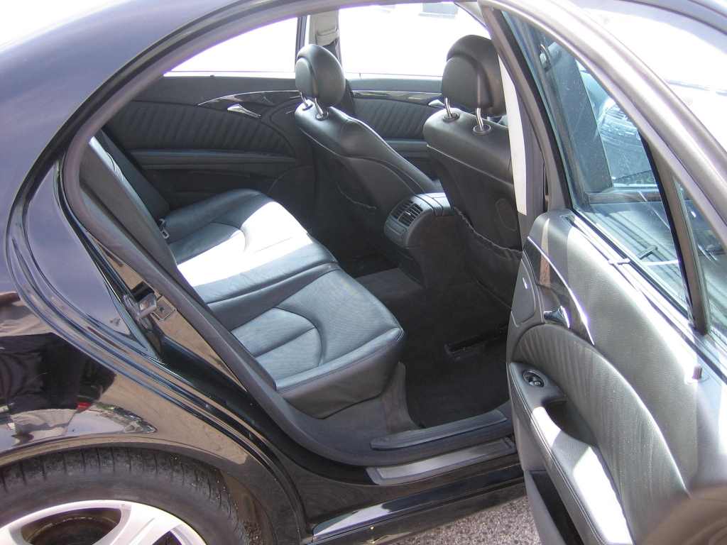 VISTA INTERIOR TRASERO MERCEDES BENZ E-320 CDI 150CV AUTOMATICO