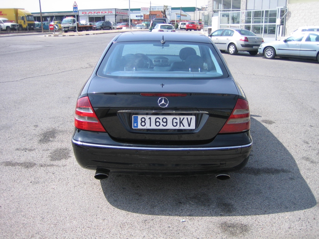 VISTA TRASERA MERCEDES BENZ E-320 CDI 150CV AUTOMATICO