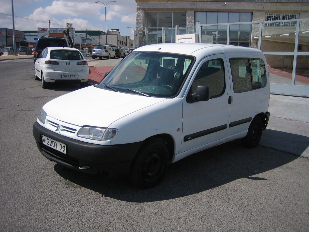 VISTA DELANTERA IZQUIERDA CITROEN BERLINGO 1.9 D 70CV