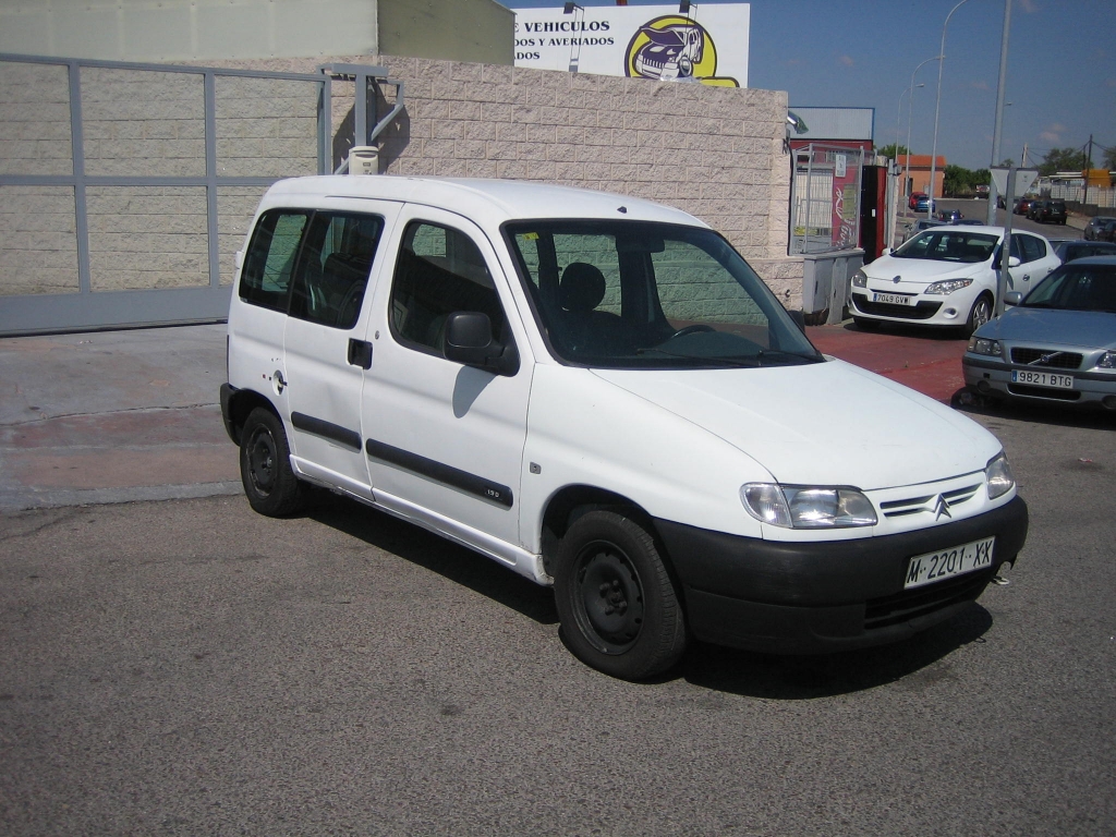 VISTA DELANTERA DERECHA CITROEN BERLINGO 1.9 D 70CV