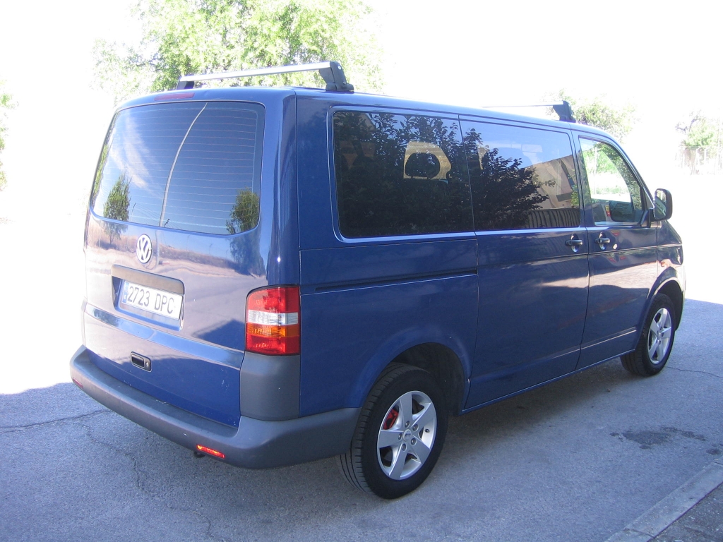 VISTA TRASERA DERECHA VOLSWAGEN TRANSPORTER 1.9 TDI 105CV 9 PLAZAS