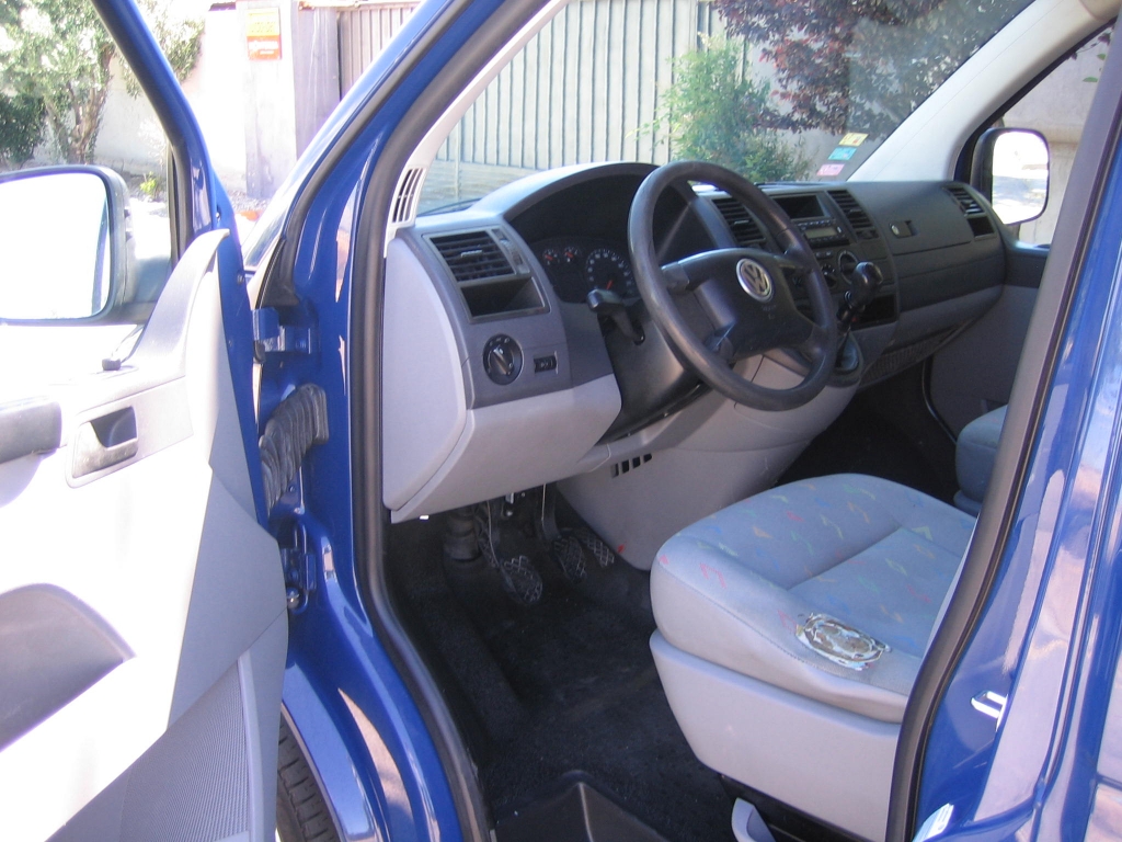 VISTA INTERIOR IZQUIERDA VOLSWAGEN TRANSPORTER 1.9 TDI 105CV 9 PLAZAS