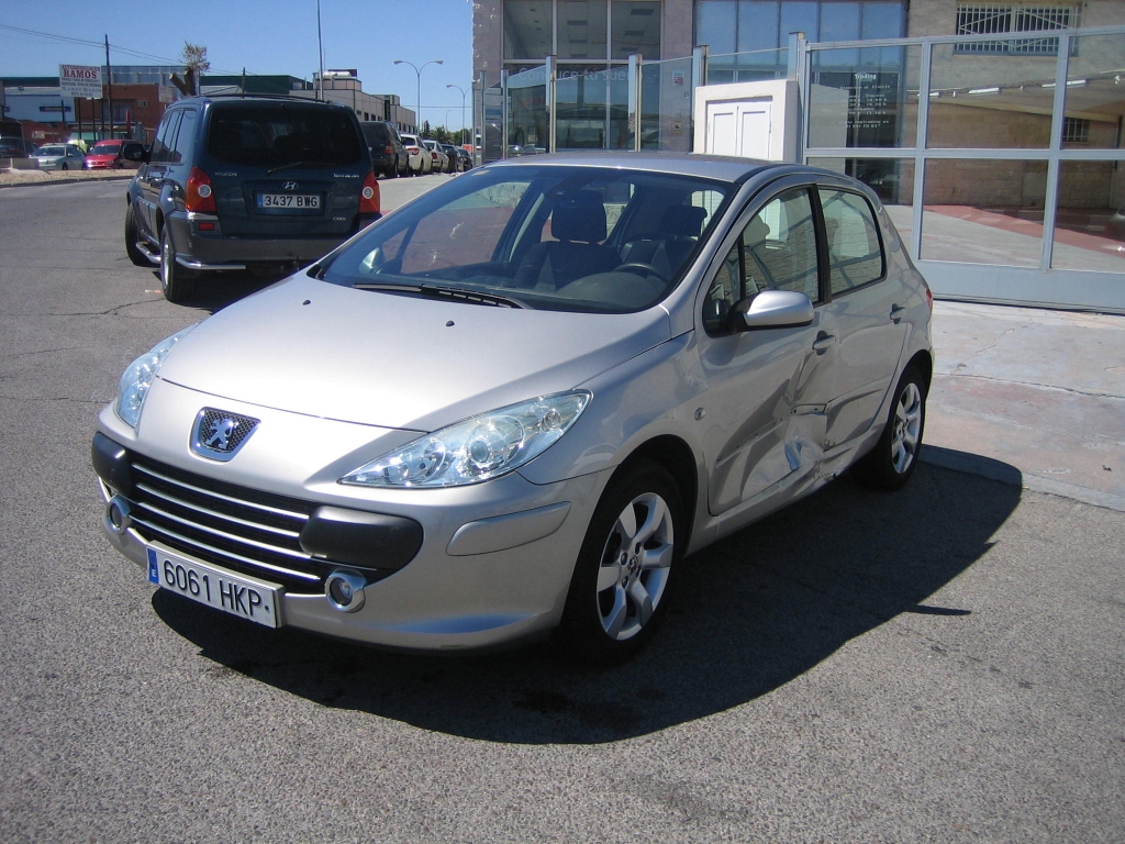 VISTA DELANTERA IZQUIERDA PEUGEOT 307 1.6 HDI 110CV