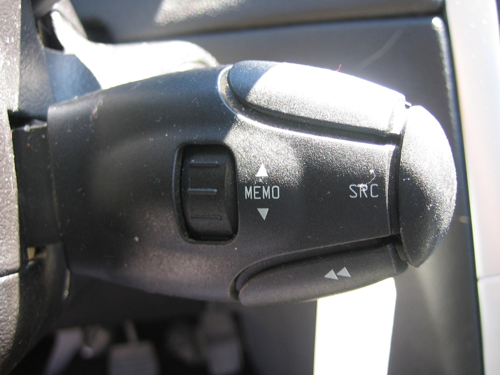 VISTA MANDOS AUDIO EN VOLANTE PEUGEOT 307 1.6 HDI 110CV