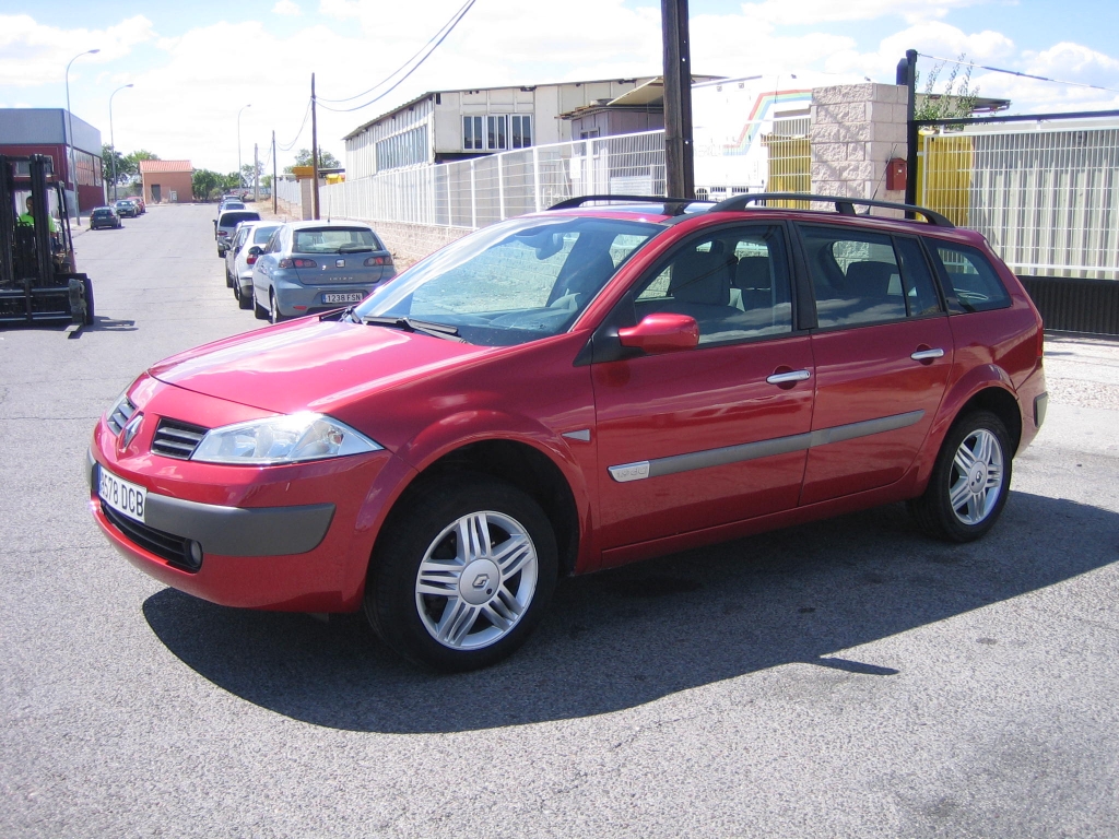 VISTA DELANTERA IZQUIERDA RENAULT MEGANE 1.9 DCI 120CV GRAND TOUR