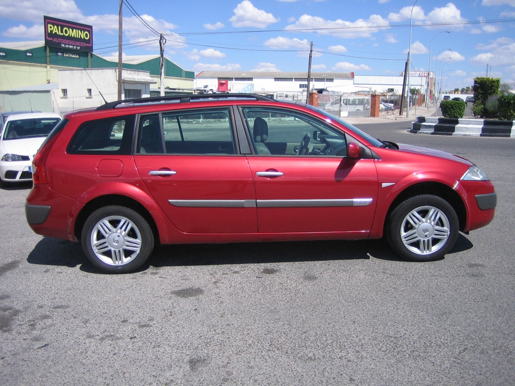 VISTA LATERAL DERECHA RENAULT MEGANE 1.9 DCI 120CV GRAND TOUR