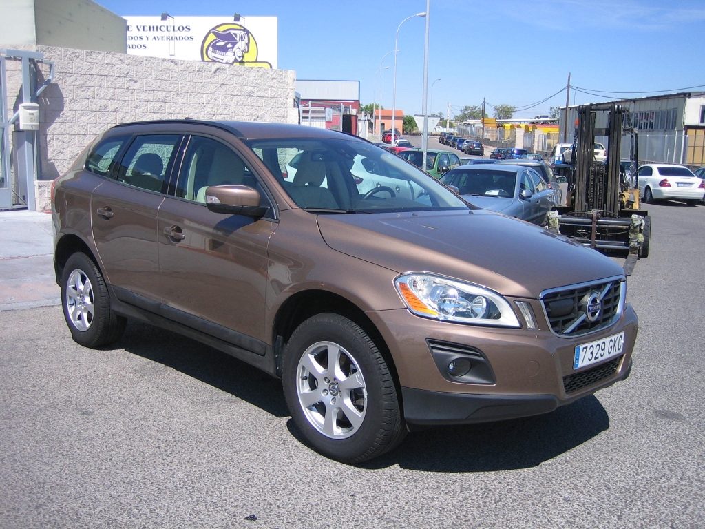 VISTA DELANTERA DERECHA VOLVO XC-60 2.4 181CV 4WD