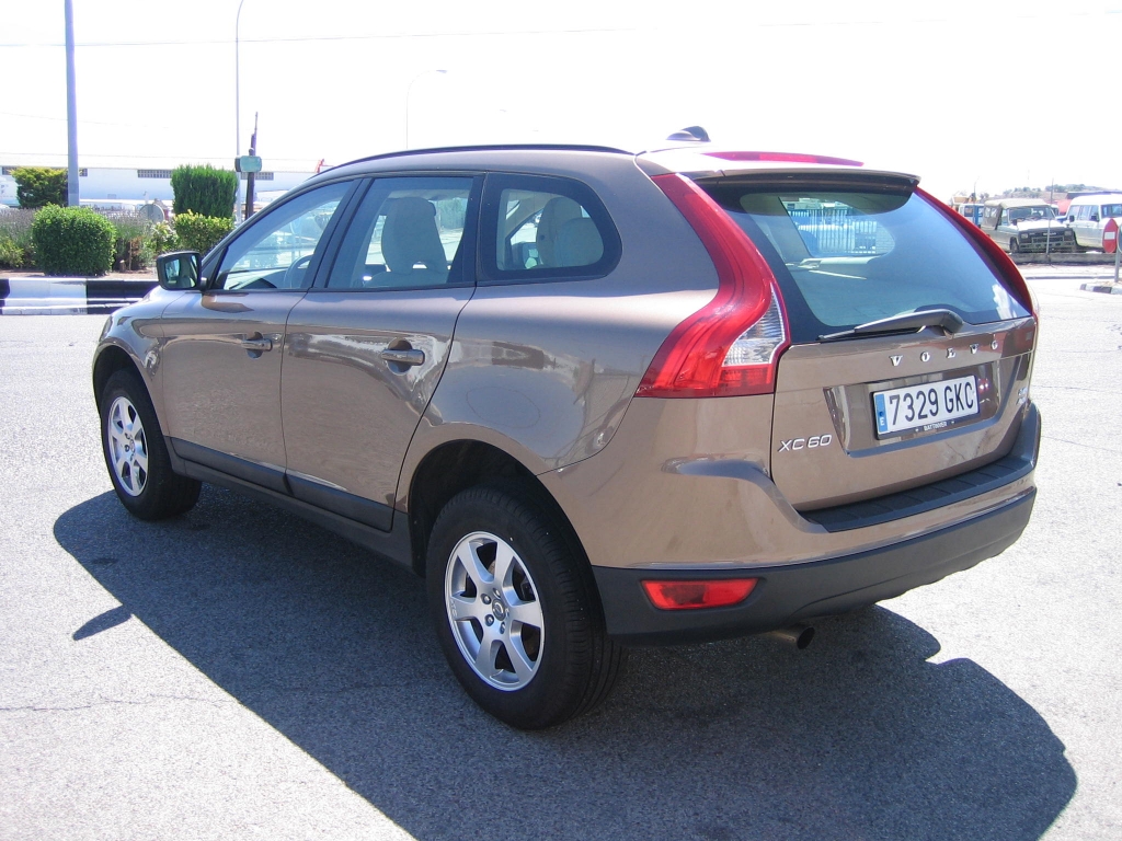 VISTA TRASERA IZQUIERDA VOLVO XC-60 2.4 181CV 4WD