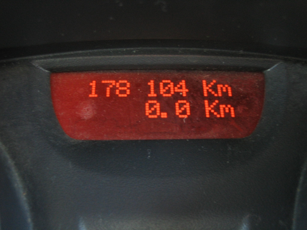 VISTA KM RENAULT MEGANE GRAND TOUR 1.9 DCI 120CV