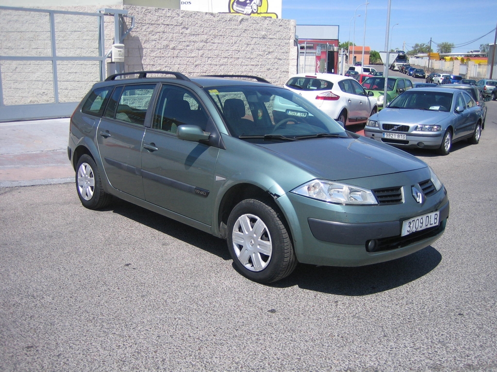VISTA DELANTERA DERECHA RENAULT MEGANE GRAND TOUR 1.9 DCI 120CV