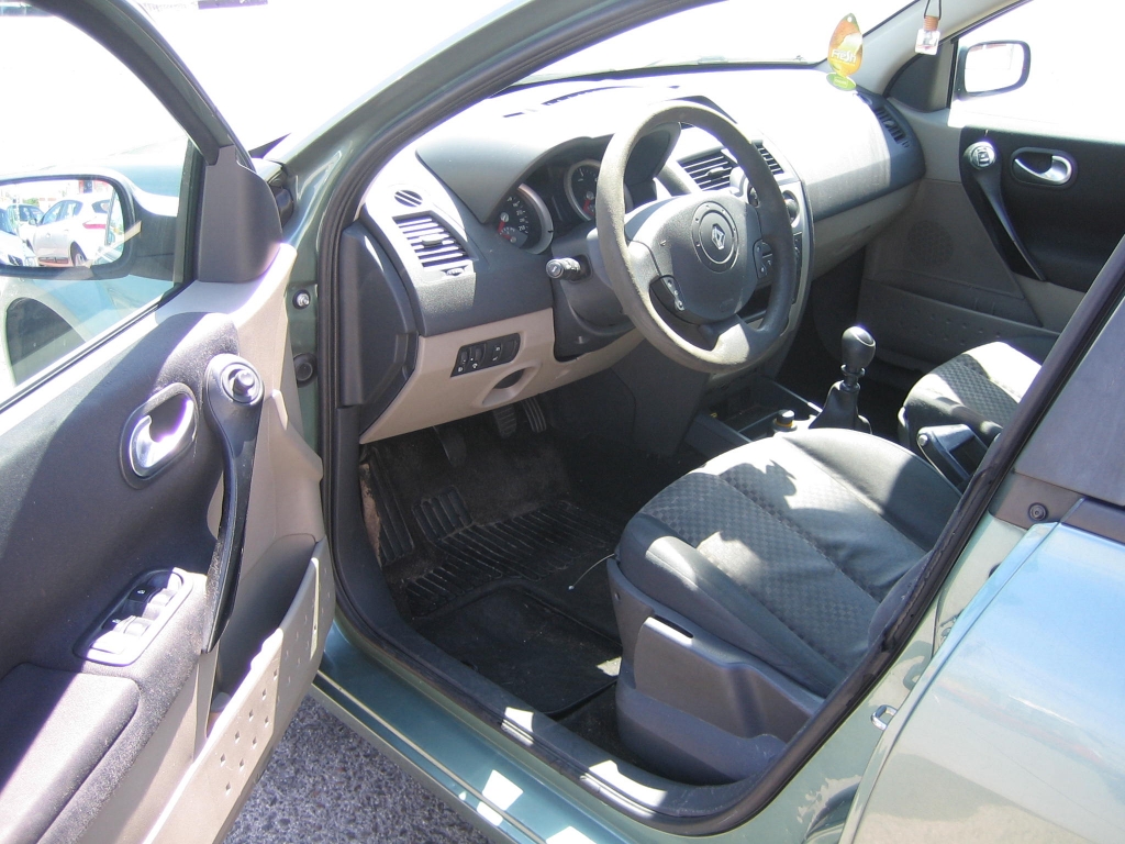 VISTA INTERIOR IZQUIERDO RENAULT MEGANE GRAND TOUR 1.9 DCI 120CV