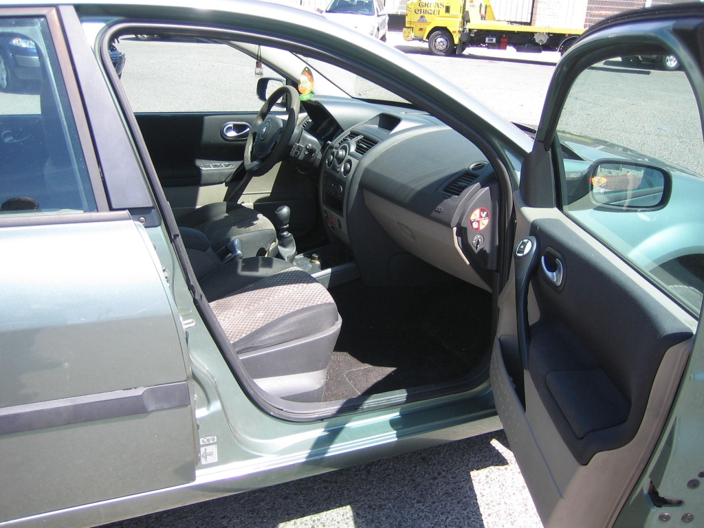 VISTA INTERIOR DERECHO RENAULT MEGANE GRAND TOUR 1.9 DCI 120CV