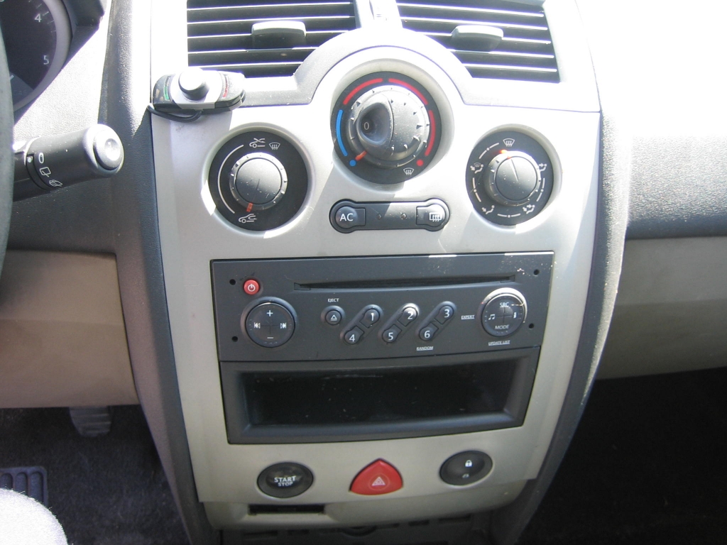 VISTA CD Y A/C RENAULT MEGANE GRAND TOUR 1.9 DCI 120CV