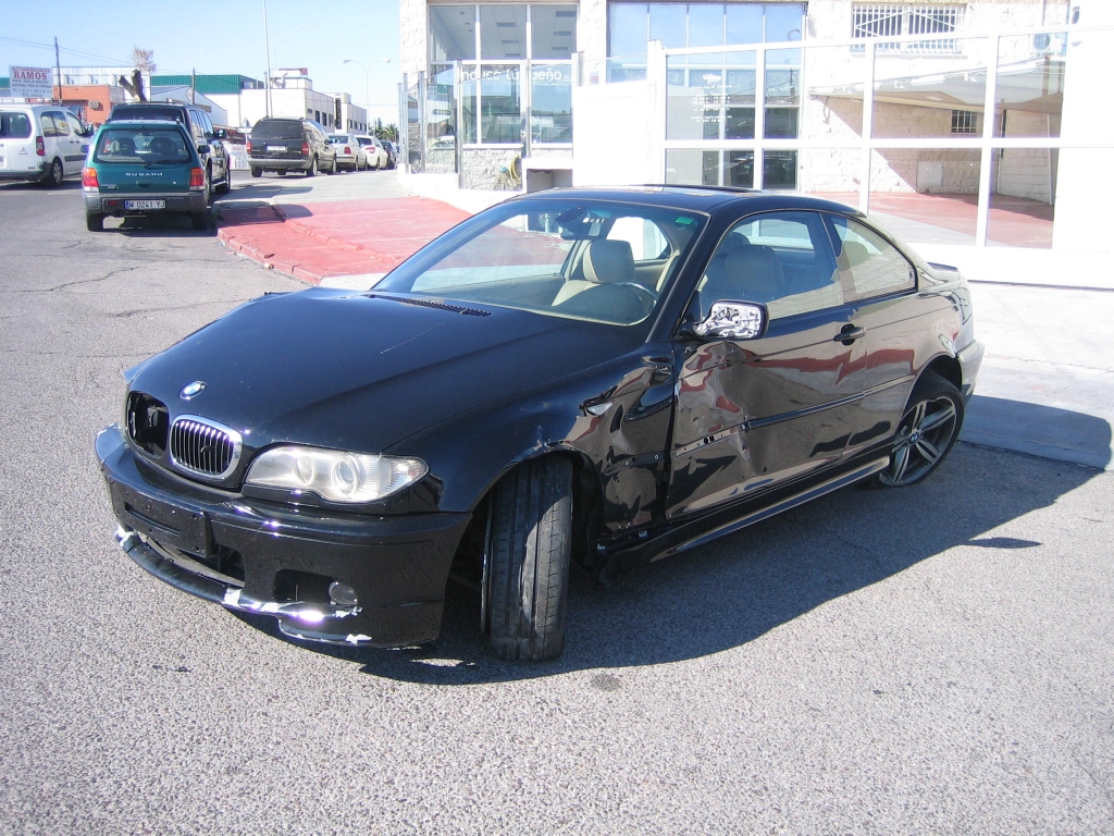 VISTA DELANTERA IZQUIERDA BMW 330CD 204CV PACK M